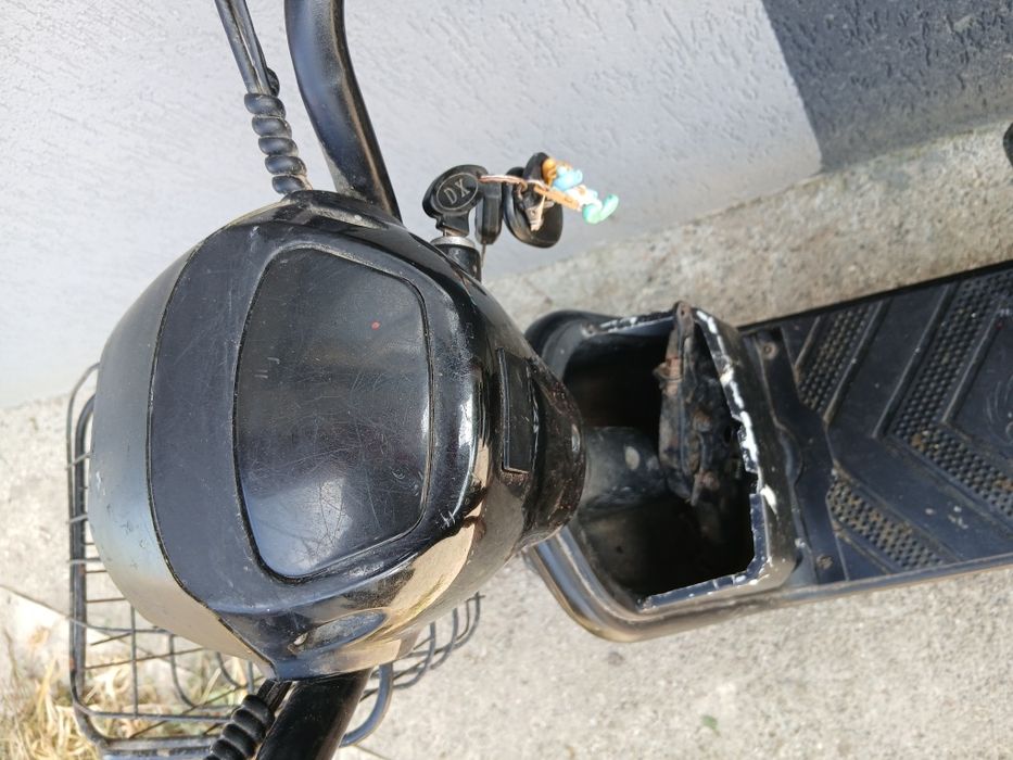 Vând scuter electric cu pedale