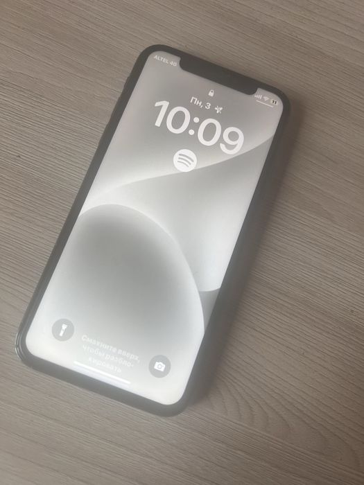 Продам Iphone X  в очень хорошем состоянии
