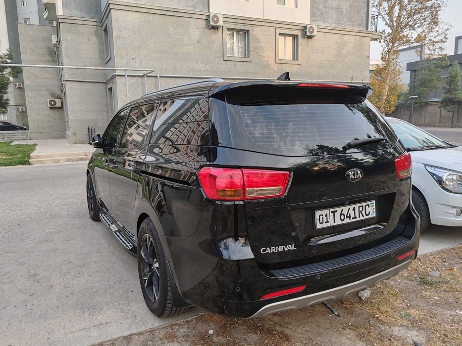 Авто Kia карнивал