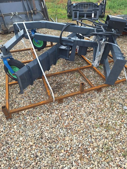 Mini greder atasabil la orice tip de miniincarcator