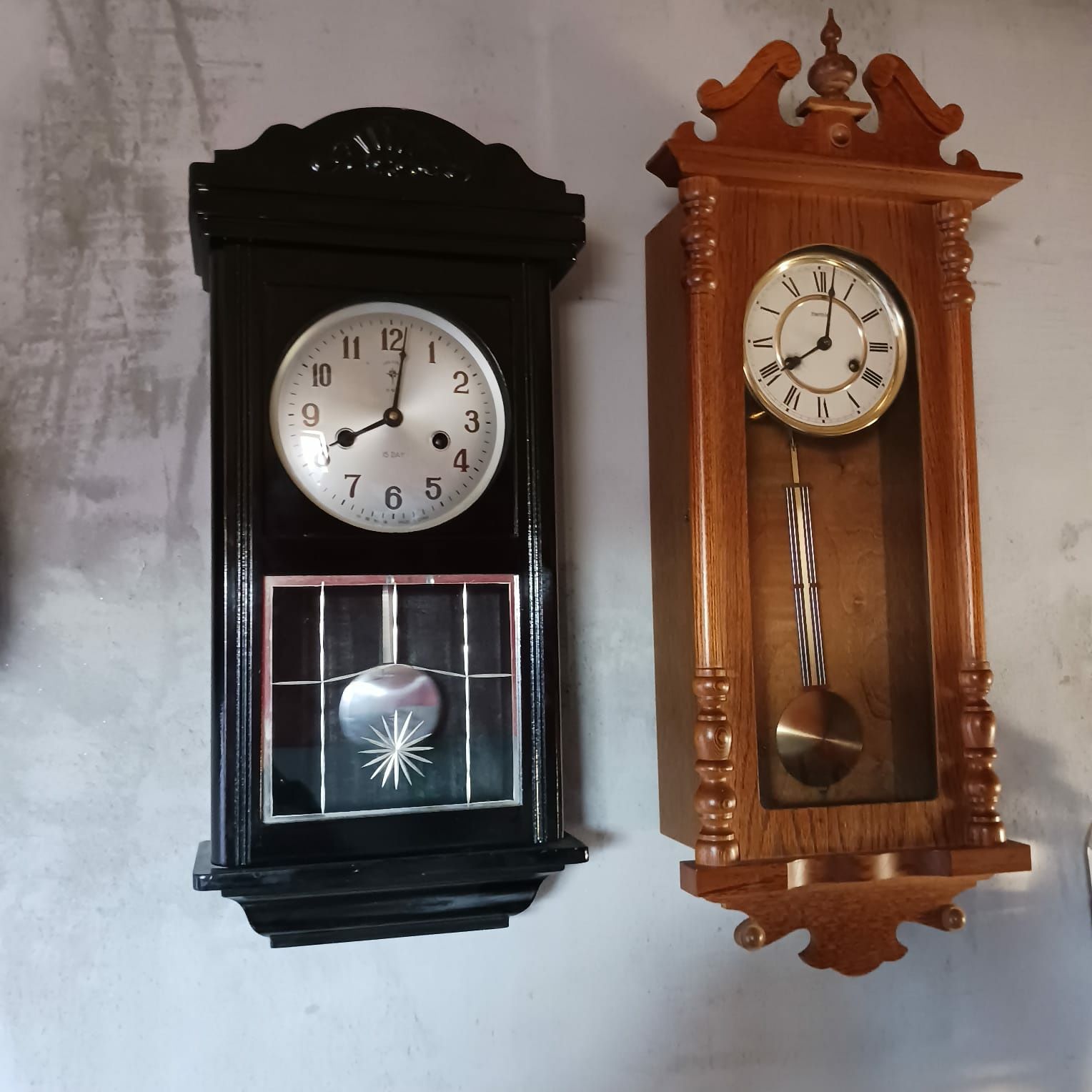 Ceasuri vechi de perete cu pendul