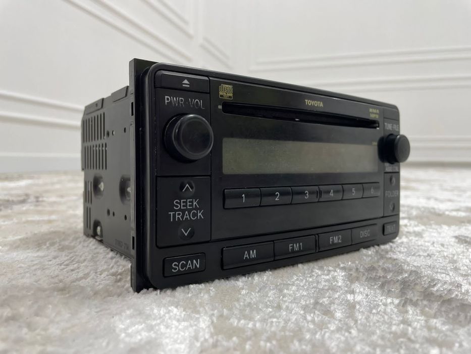 Оригинал магнитафон Тайота Хайс!