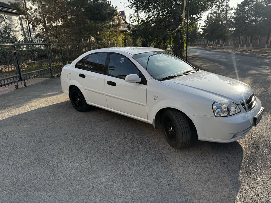 Lacetti 1.8 otlichnoye sostoyaniye