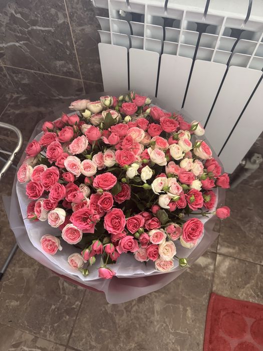 Кустовые розы букет, свежие