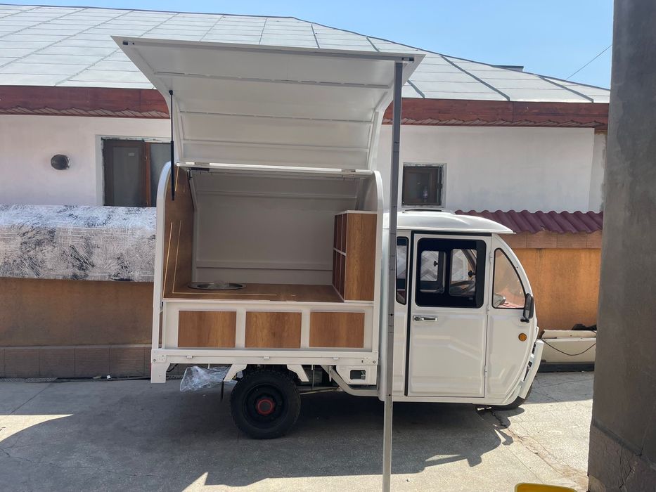 Tuktuk mini food track