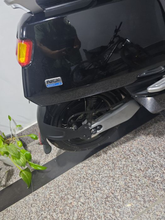 Скутер оригинал  niu sport，1800