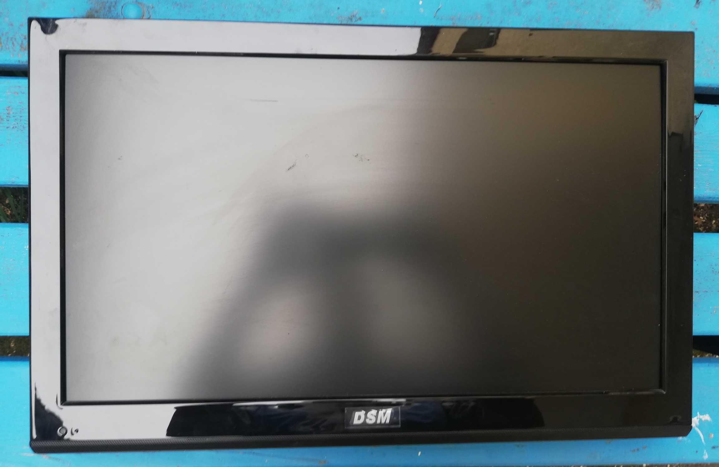 Продавам 4 броя 22'' телевизори DSM