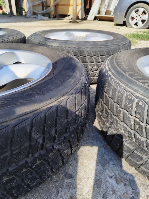 vand jante BMW suv pe 17 cu cauciucuri iarna