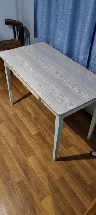 Стол кухонный небольшой