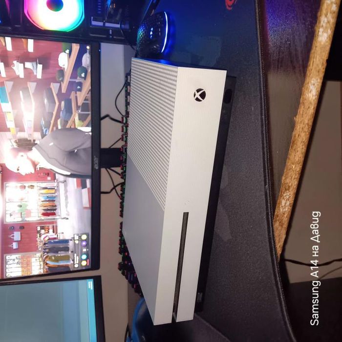 Xbox one 500gb с един контролер