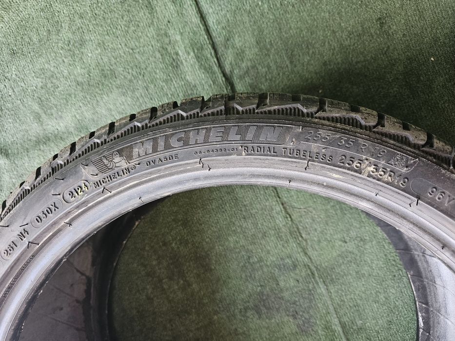 1x 255 35 19 m+s michelin