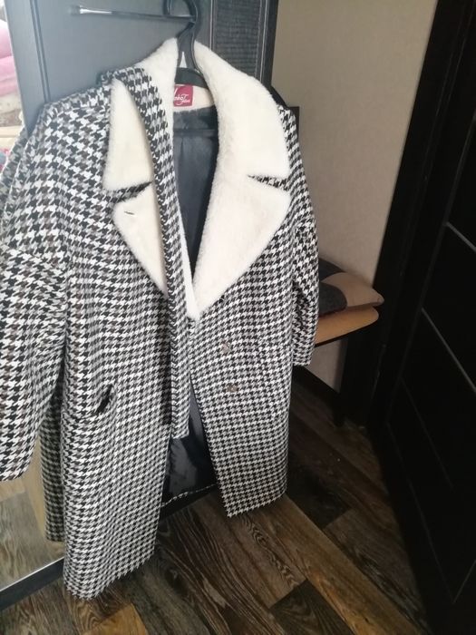 Продам новое пальто