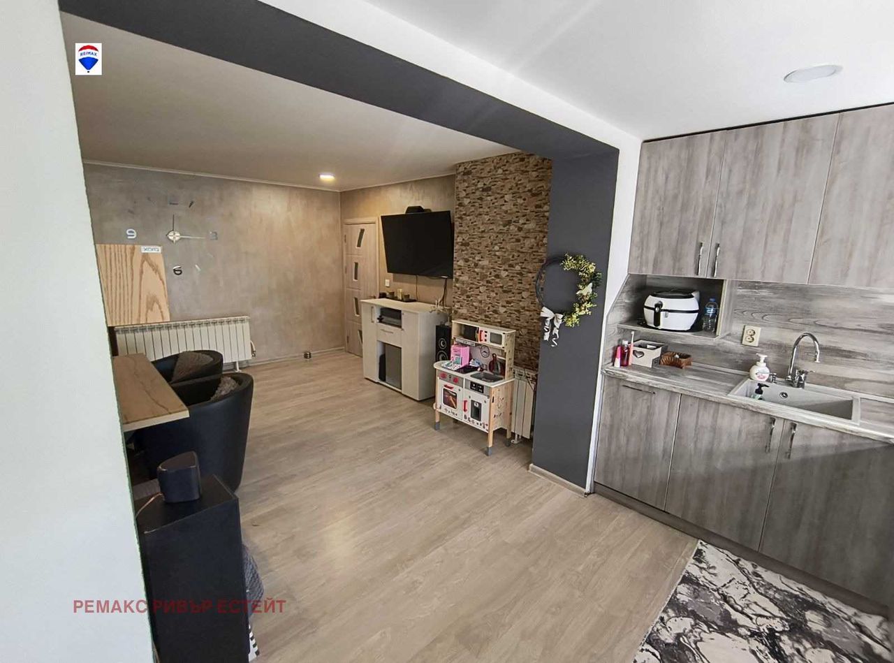Продава се Къща в с. Долно Абланово, Област Русе - 152 кв.м за 1112 €/кв.м - Снимка #4