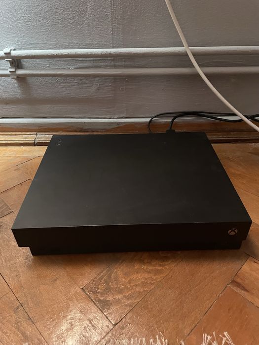 Xbox one x 1tb 4k cu doua console