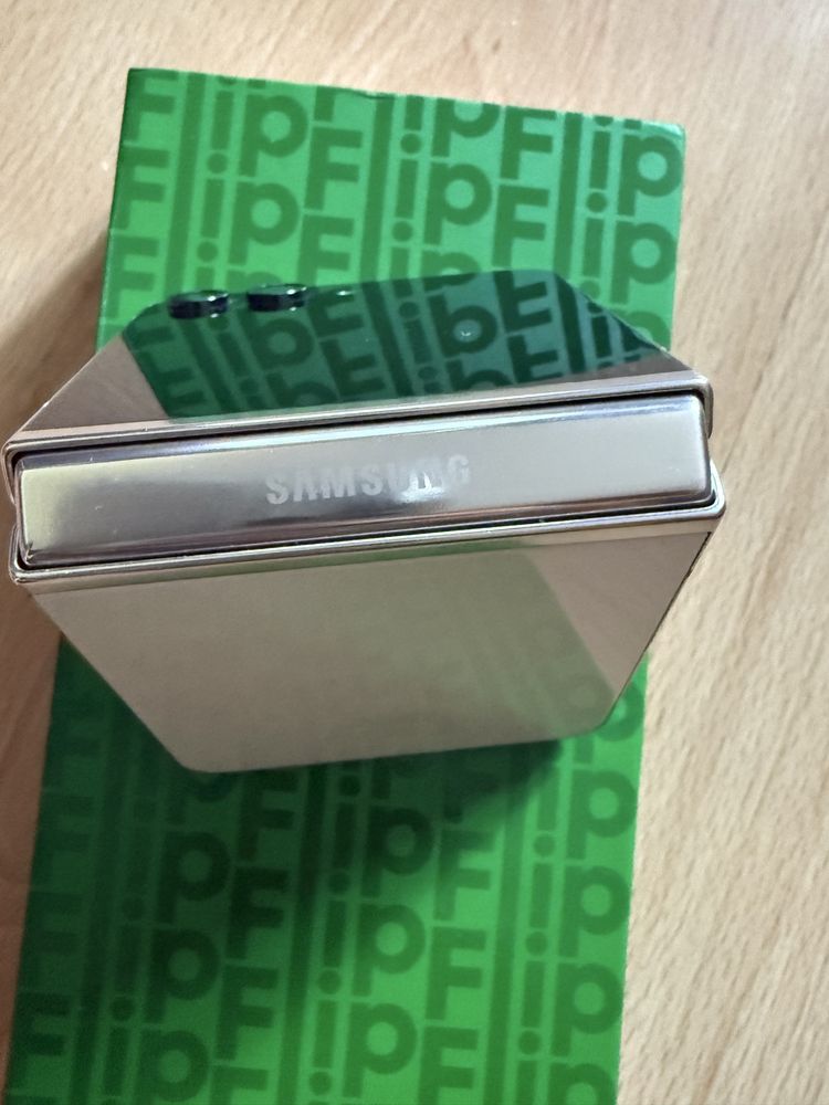 Samsung zflip 5 cream