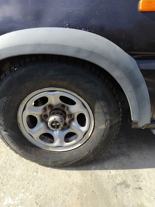 Roti nissan terrano 2.7