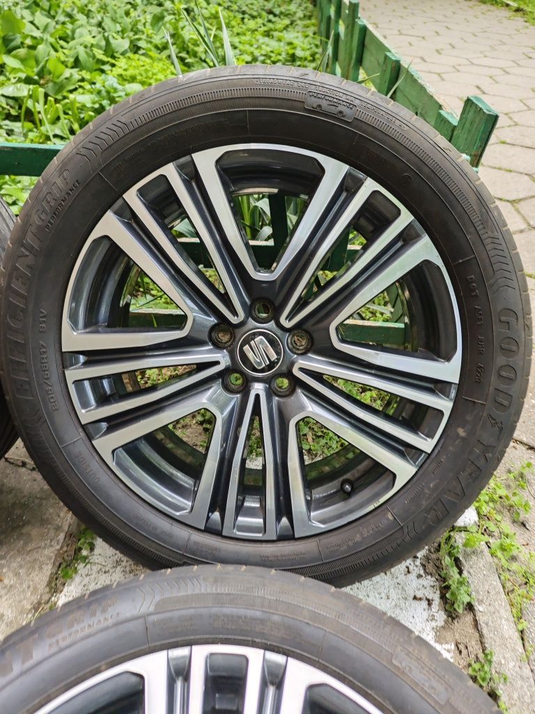 Джанти 17ки 5х100 с летни гуми Goodyear 205/55/17