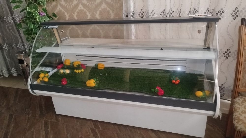 Витрина холодильник