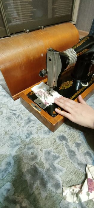 Ручная швейная машинка
