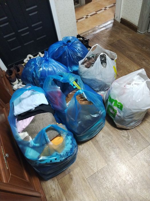 Отдам даром детские вещи