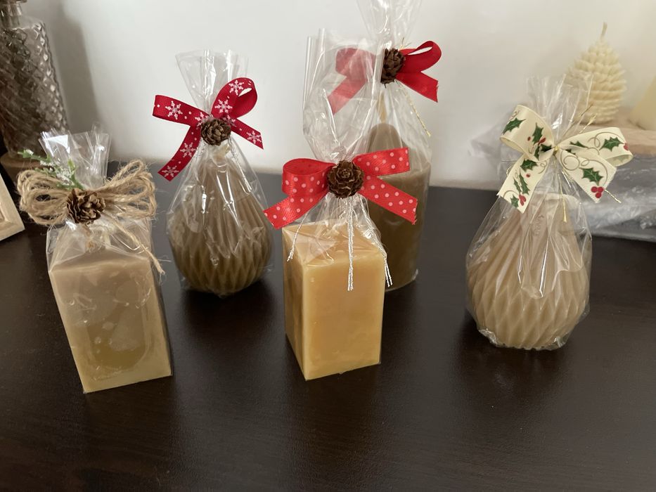 Ръчно изработени коледни свещи от чист пчелен и чист соев восък