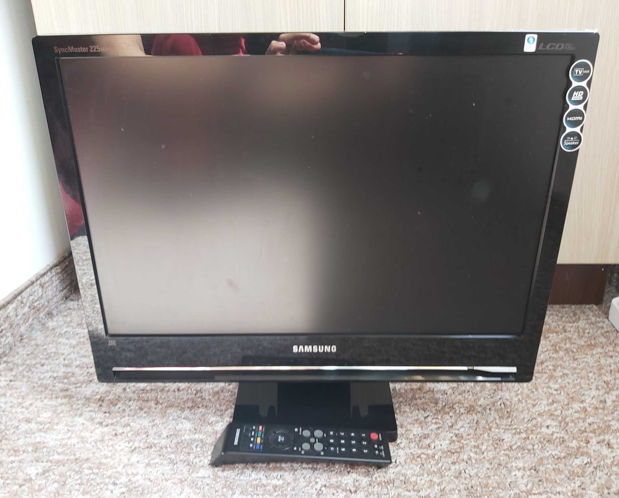 Monitor SAMSUNG cu TV-Tuner și boxe