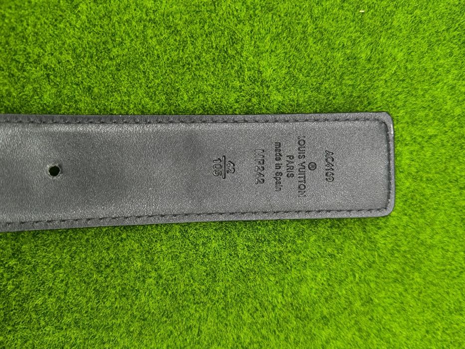 Curea Louis Vuitton neagră