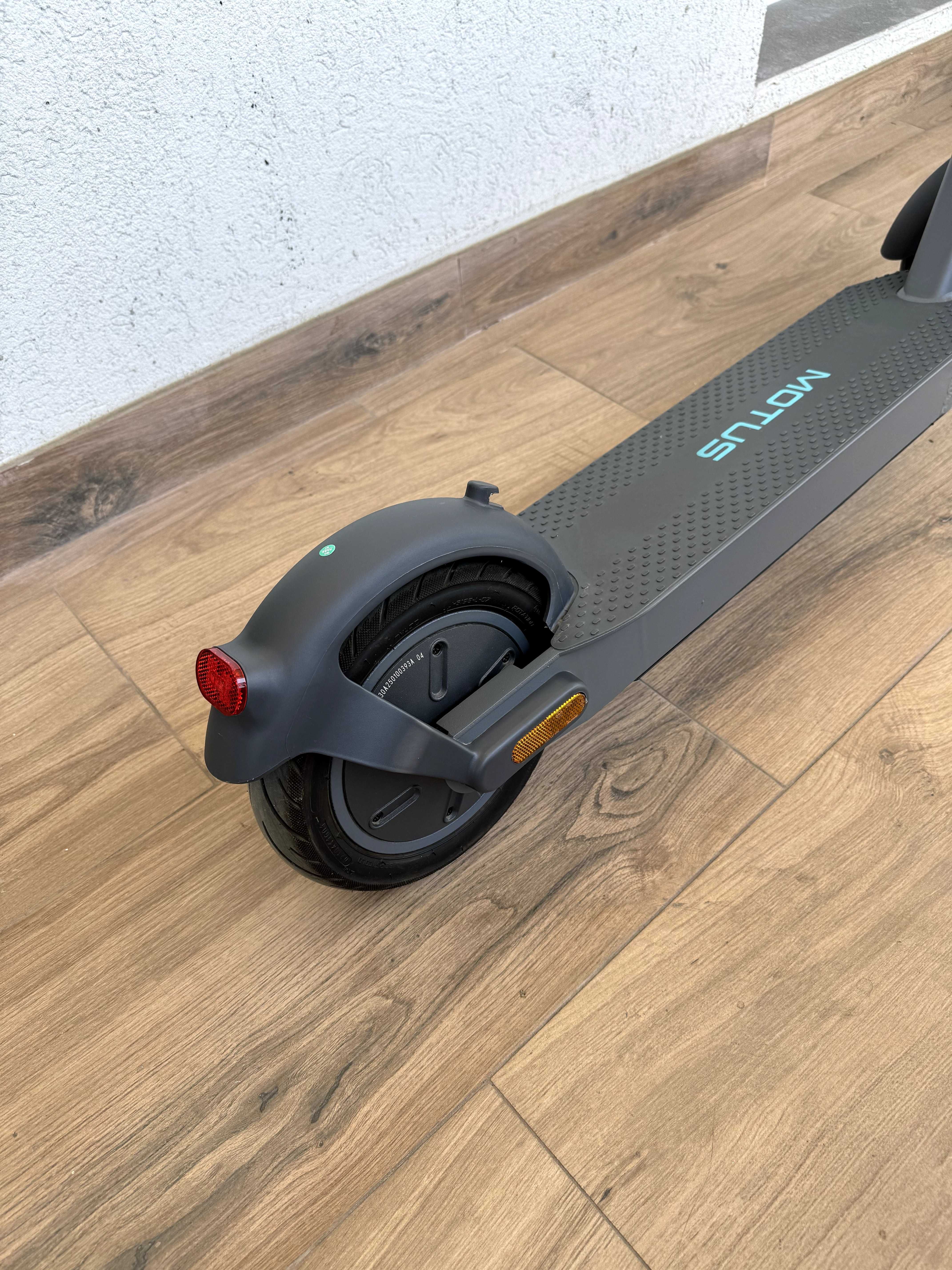 URGENT De vânzare două trotinete electrice Motus Scooty 10