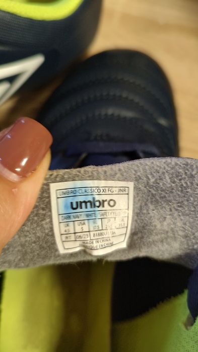 Vând ghete iarba piele,Umbro,mărime 37,5