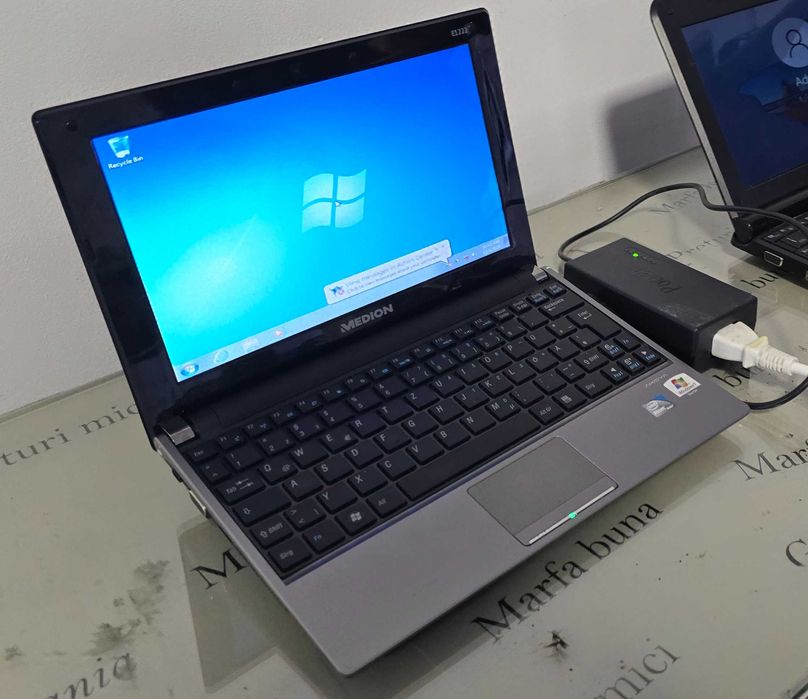 Laptop mini core2duo Medion E1222 11.6 inch functional,instalat