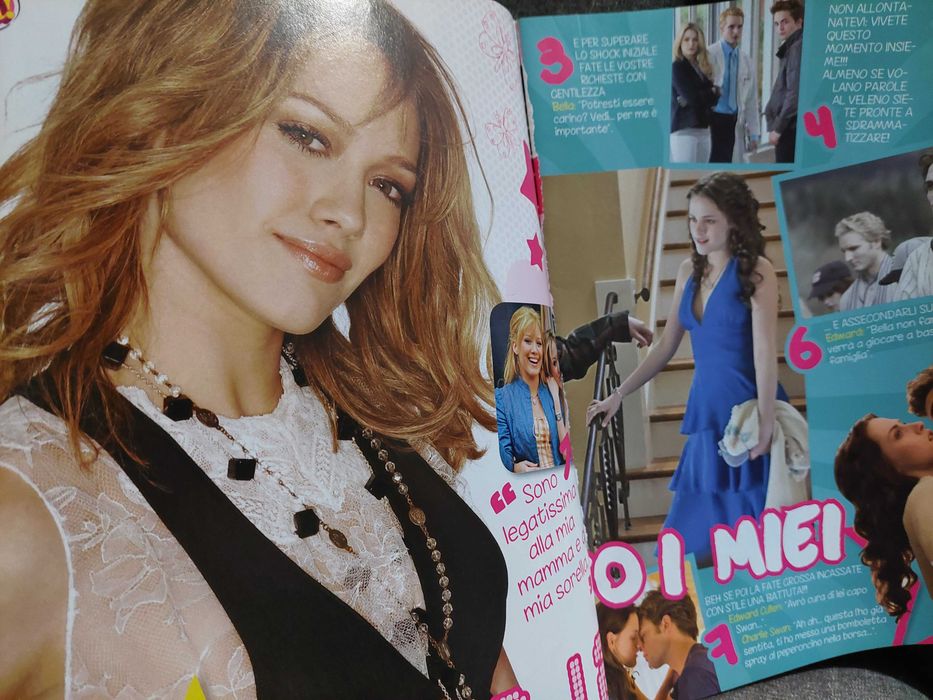 Revista noua, impecabila let's go Cu Avril Lavigne, Selena,Miley Cyrus