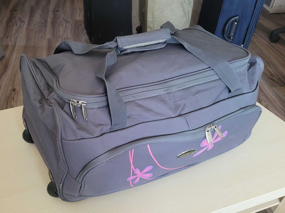 Rucsacuri de 80 și 30 litri, geantă de voiaj-troler