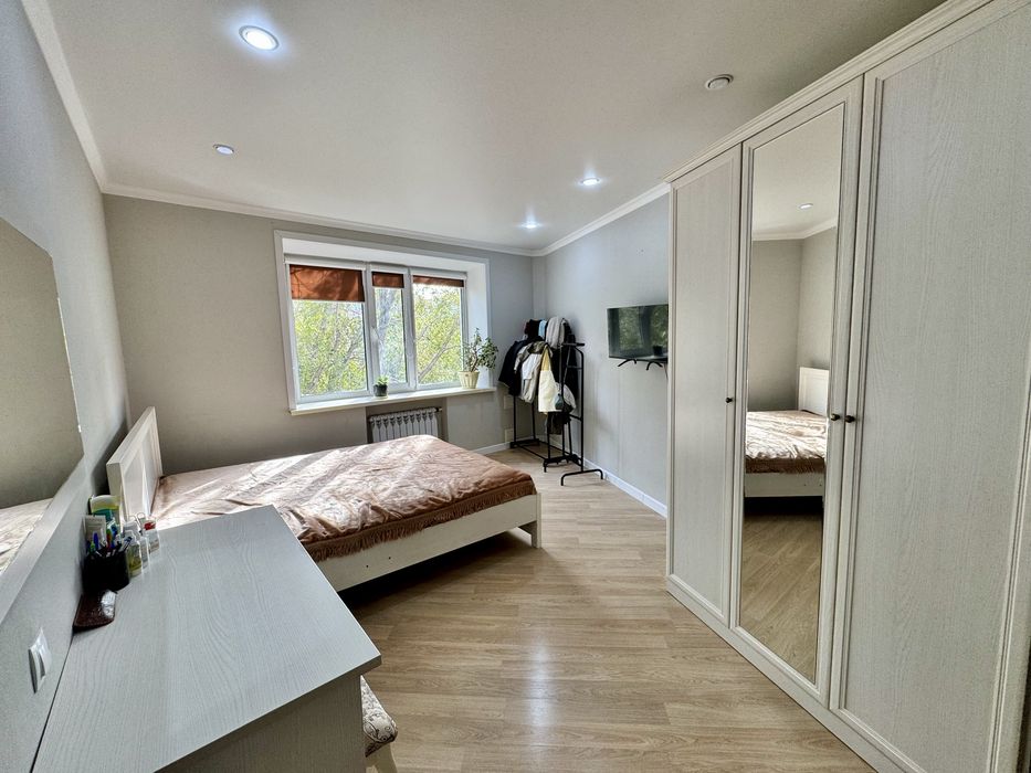 Продаётся 4 комн. кв - мкр.Степной-4, дом 12