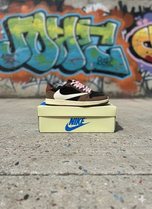 Adidasi Nike Jordan 1 Low Travis Scott - Marimi 36-45 - Produs Premium