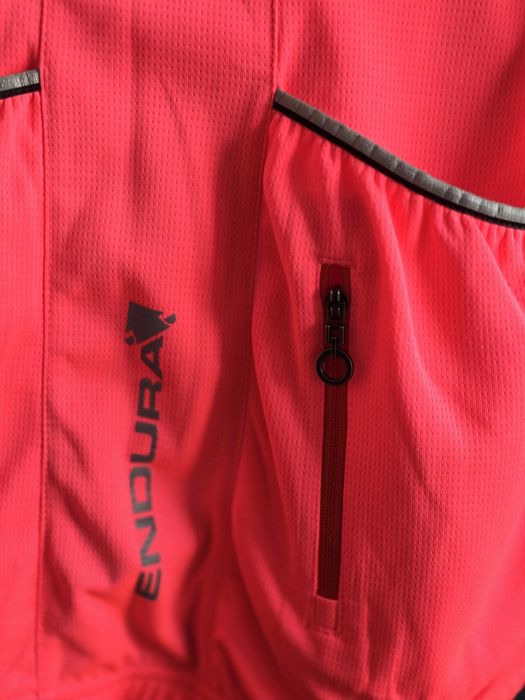 Tricou  Endura și pantaloni