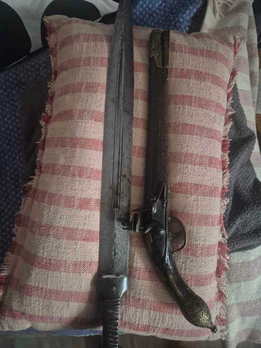 Кремъчен сребърен турски пищов