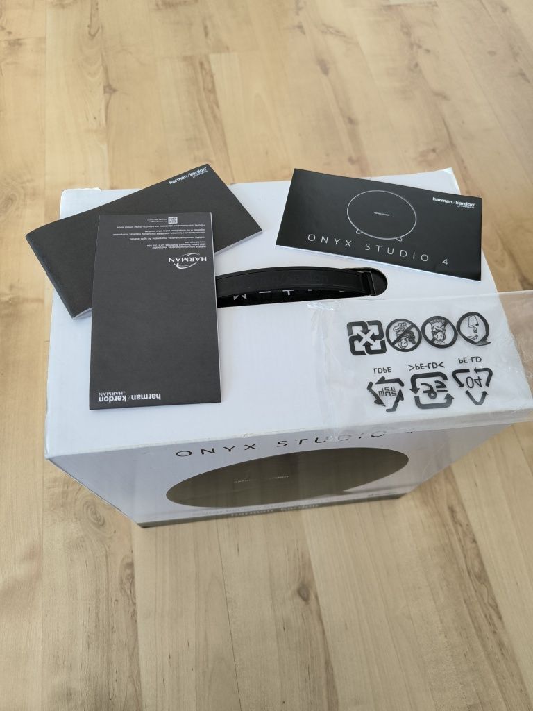 Harman Kardon Onyx Studio 4