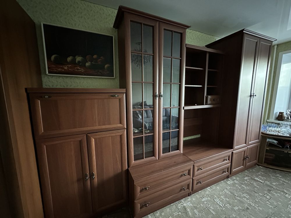 Продам стенку -горку
