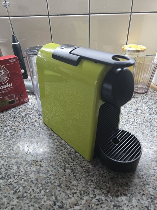 Esspresor Nesspreso Esenzza Mini