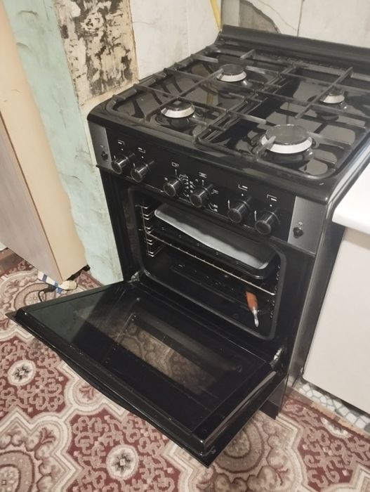 Prodayotsa gaz plita Gefest