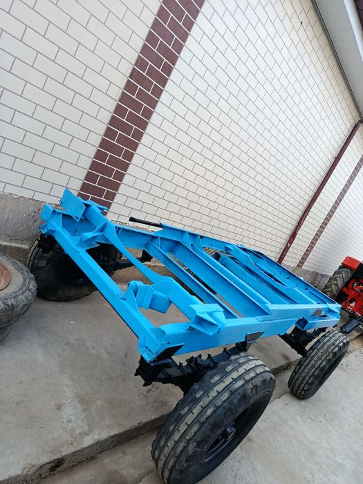 Traktor prseb ramasi