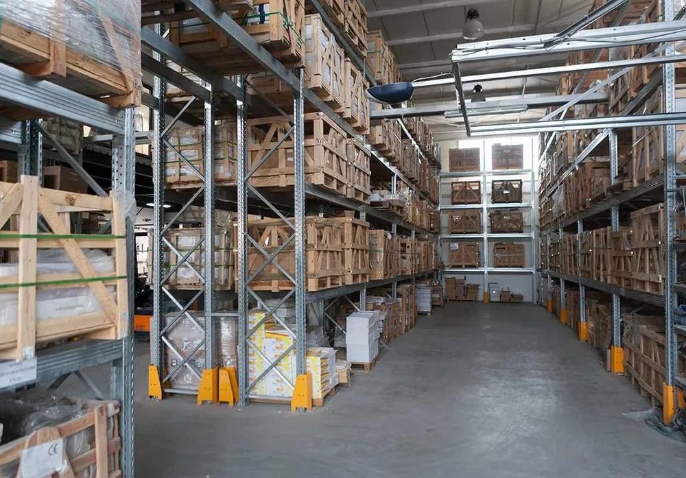 Rafturi metalice industriale reglabile