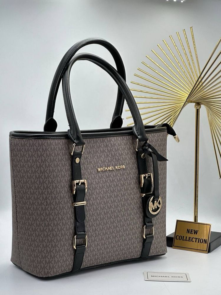Geanta Michael Kors Noua !!! Dimensiuni 39/26 !!!