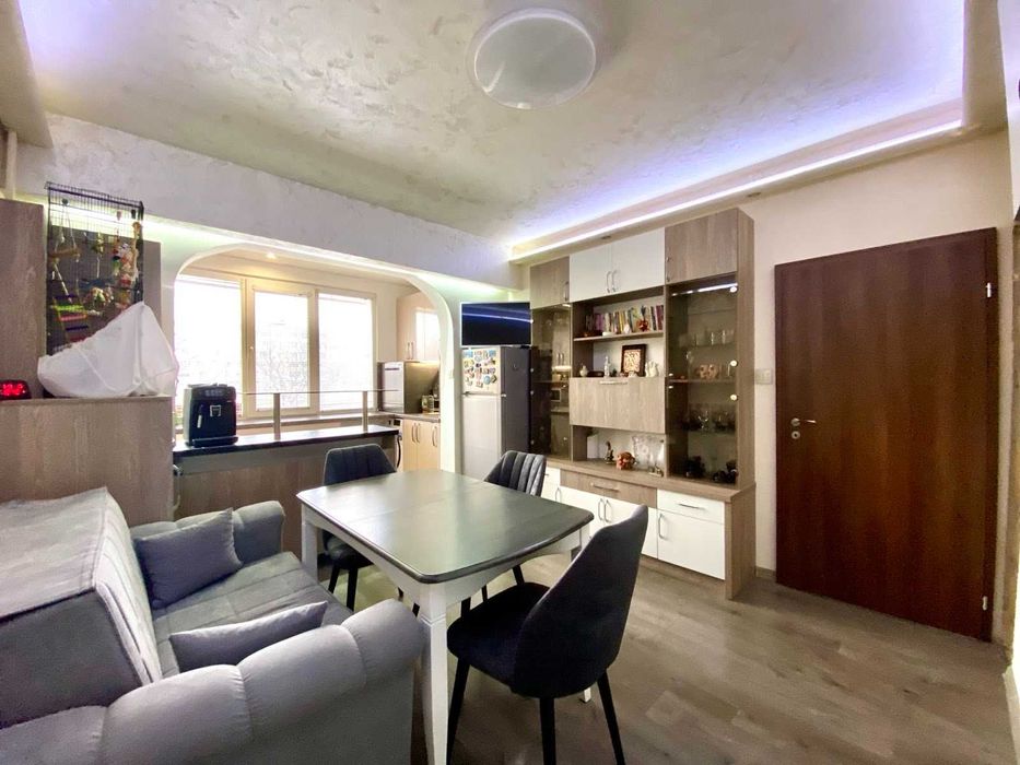 Продава се Двустаен апартамент в София, Надежда 1 - 72 кв.м за 2084 €/кв.м - Снимка #3