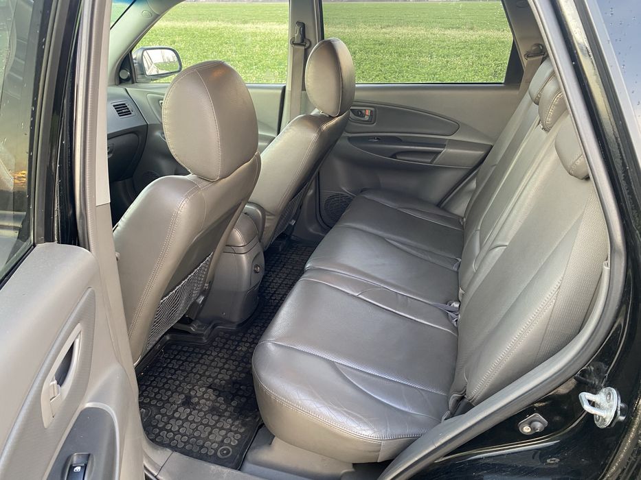 Hyundai Tucson 2.0 diesel 4x4 140cp Piele perforata / Trapa / Climă