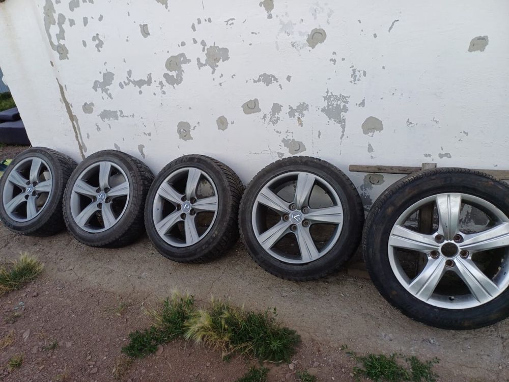 Продаю диски Lexsus . В комплект зимних  шин Kapsen 215/55 R17