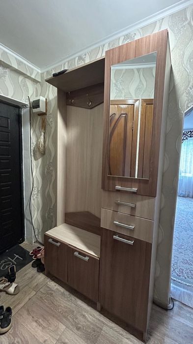 Прихожный шкаф в отличном сост
