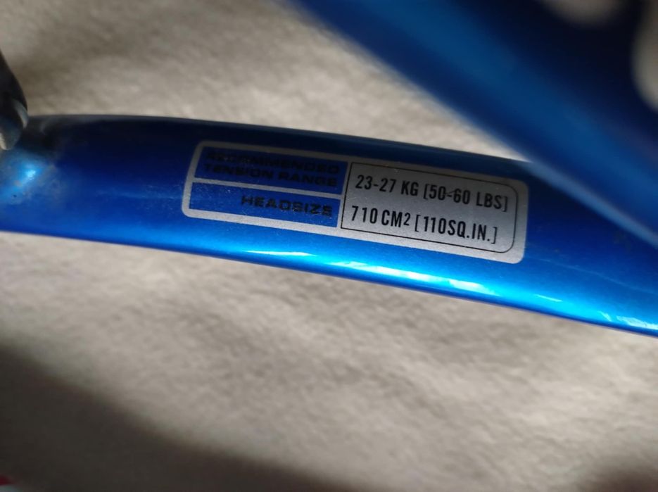 3 rachete Wilson și 1 head 

Vezi pozele cu caracteristicile rachetei