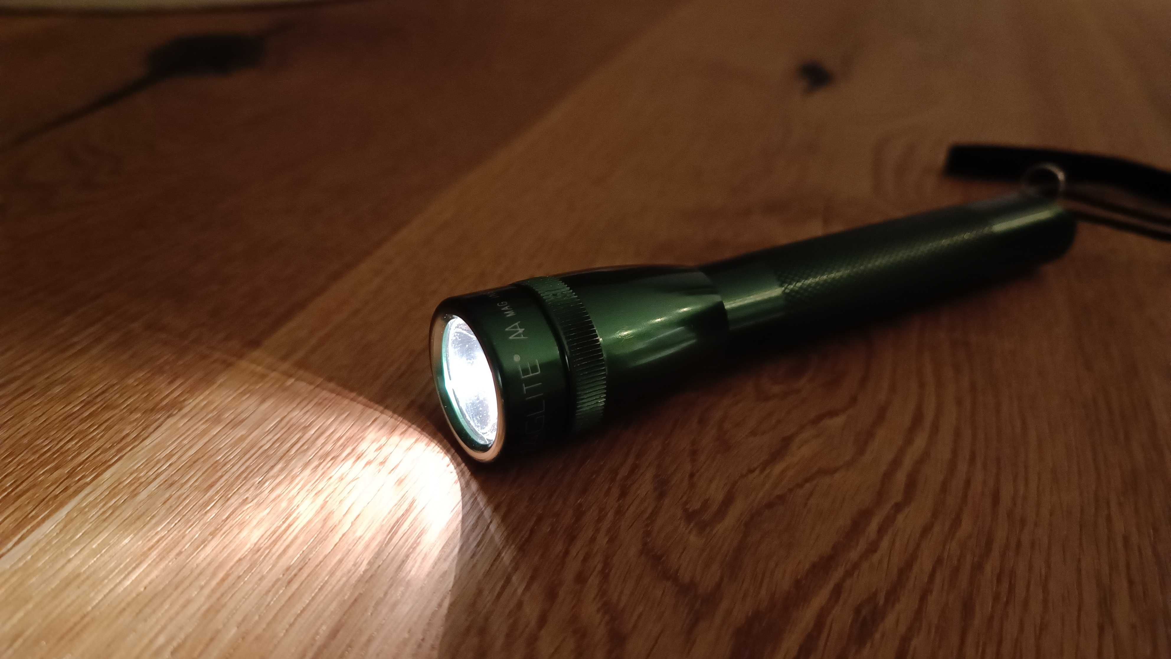 Метален малък фенер - Mini MagLite - Made in USA