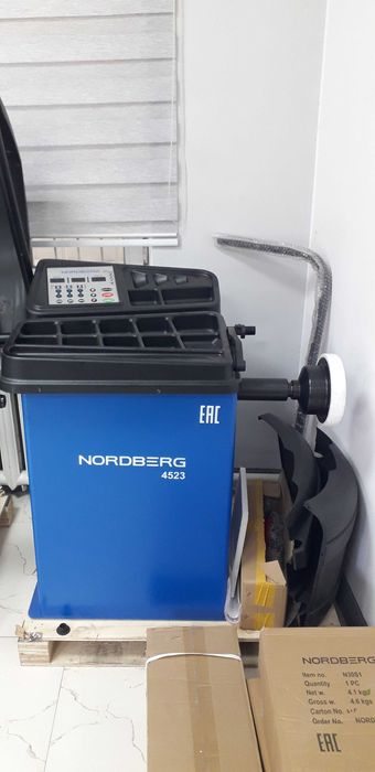 Станок шиномонтажный и балансировочный  NORDBERG